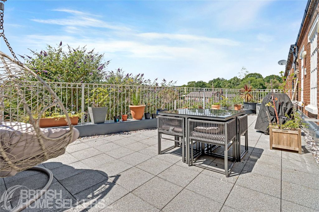 Property photo 2 of 24 Picture No. 09
