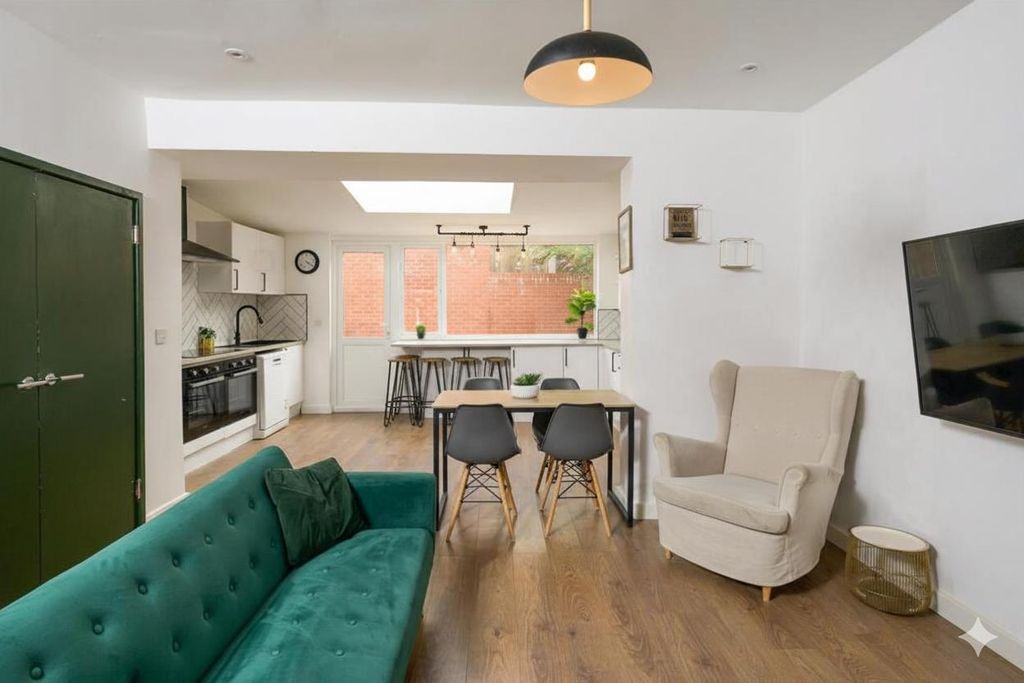 Property photo 1 of 10 Communal Area