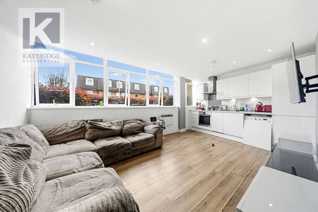 Property photo 2 of 8