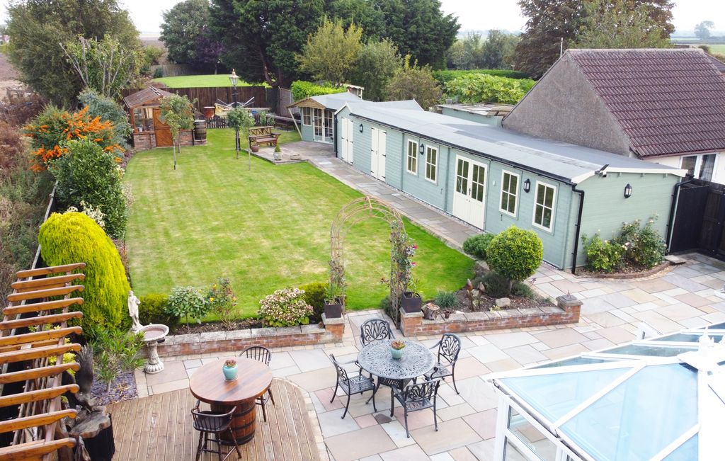 Property photo 2 of 38
