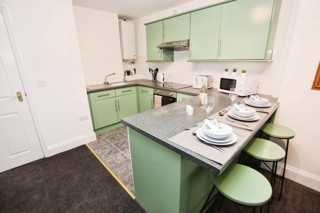 Property photo 3 of 18 4838733