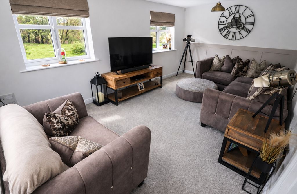 Property photo 3 of 20