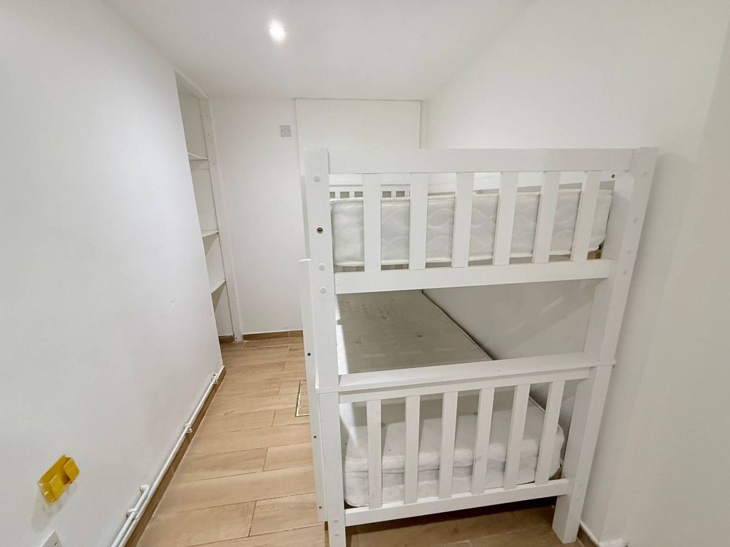 Property photo 2 of 7 Gallery