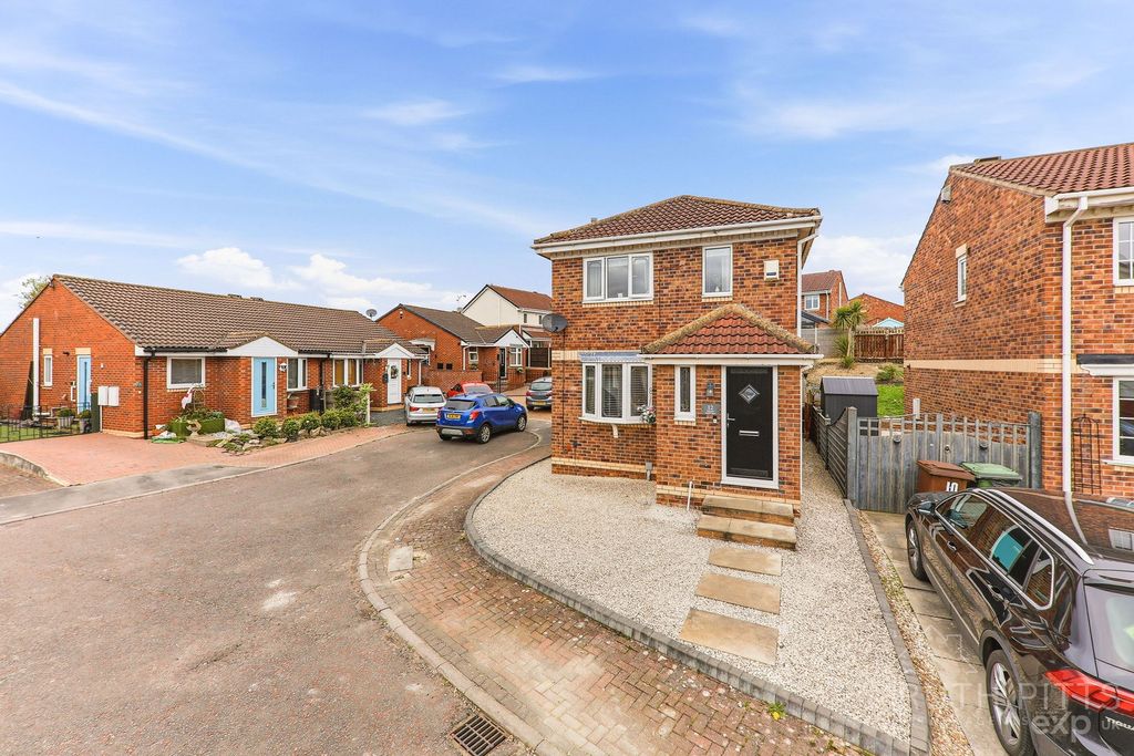 Property photo 2 of 28