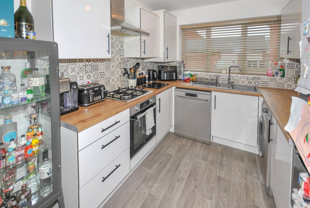 Property photo 3 of 11 Kitchen/Diner
