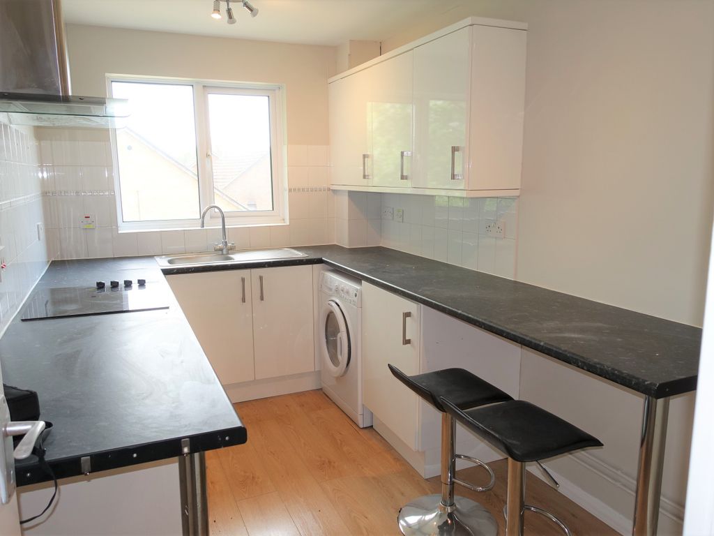 Property photo 2 of 6 Kitchen