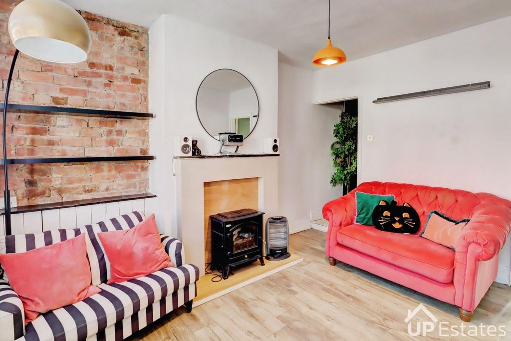 Property photo 2 of 11 Living Room