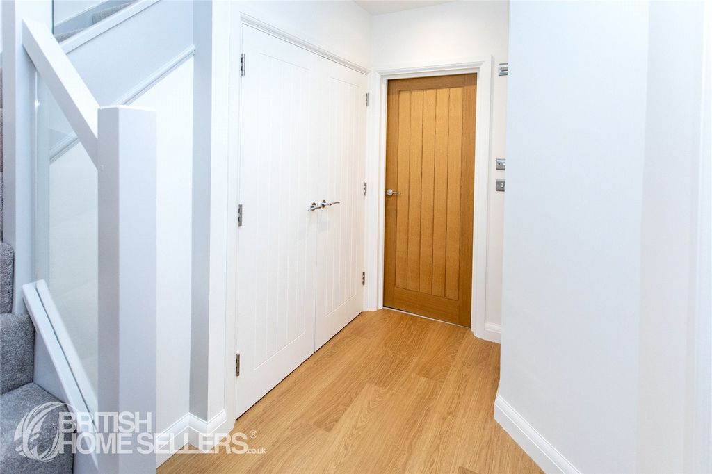 Property photo 3 of 19 Picture No. 15