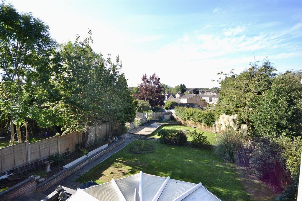 Property photo 2 of 31 Rear Garden