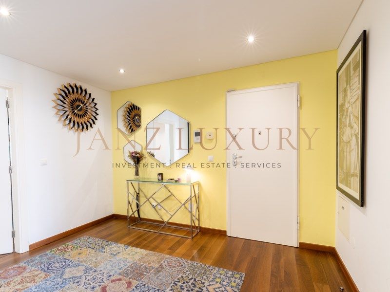 Property photo 2 of 41