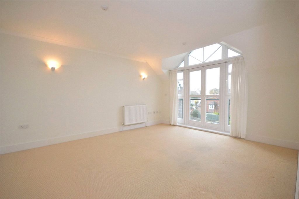 Property photo 3 of 12 Sitting Room