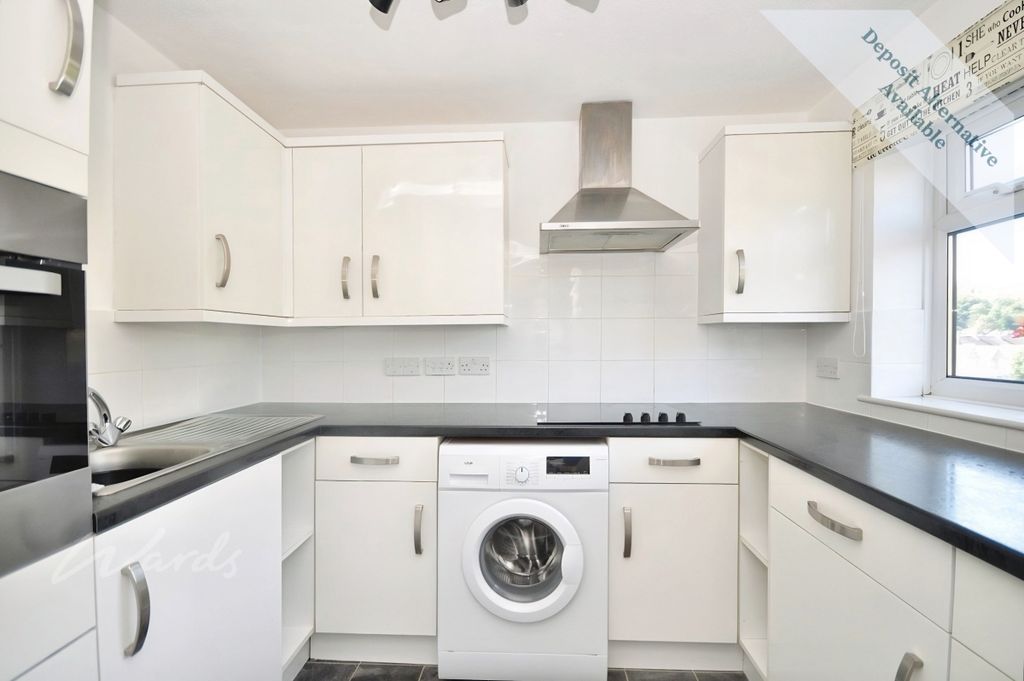 Property photo 2 of 9 Kitchen