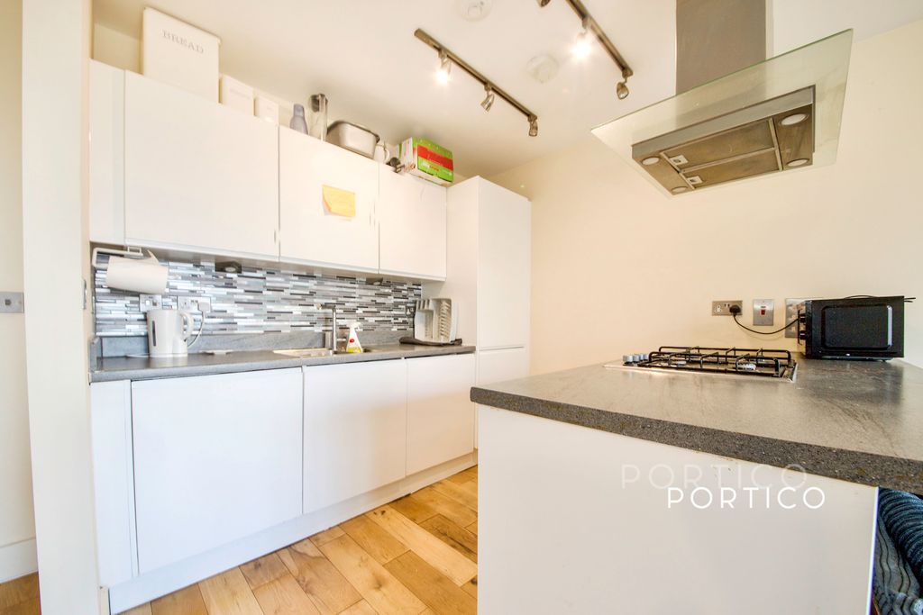 Property photo 2 of 12 Kitchen