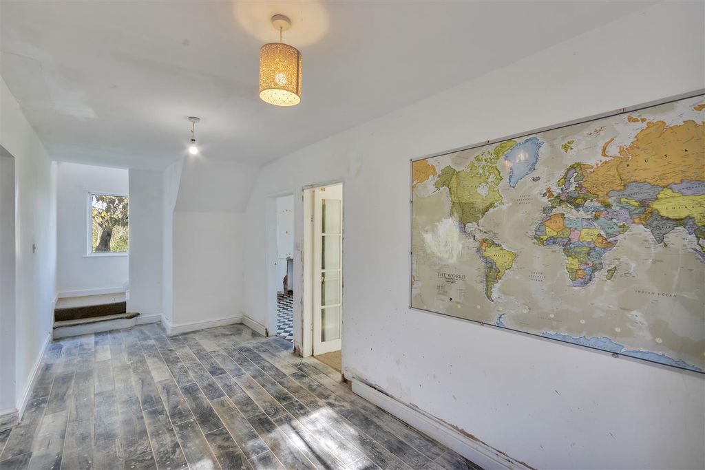 Property photo 3 of 19 Entrance Hall / Dining Area