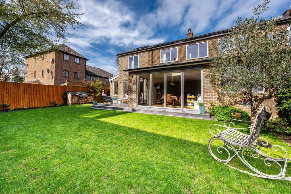 Property photo 3 of 33