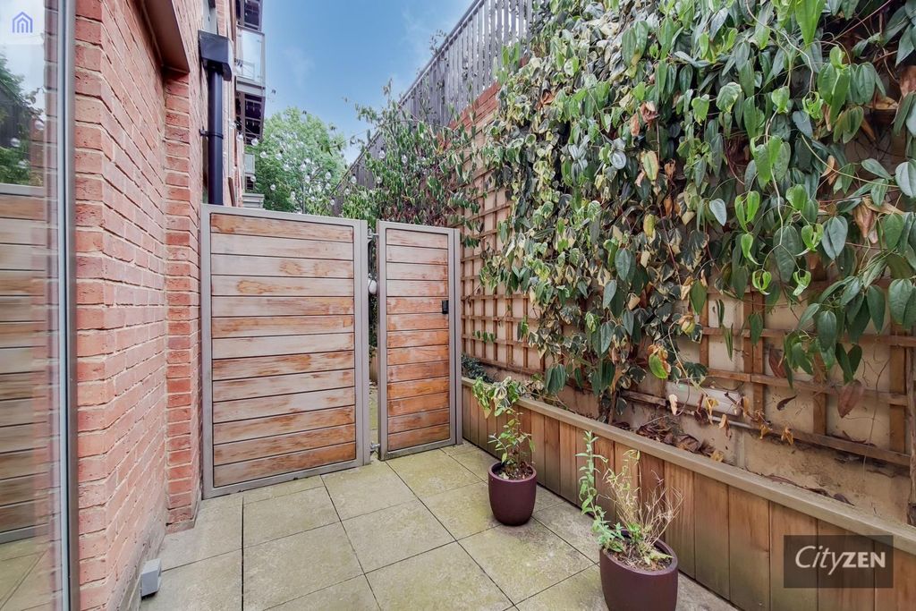 Property photo 3 of 11 Private Terrace