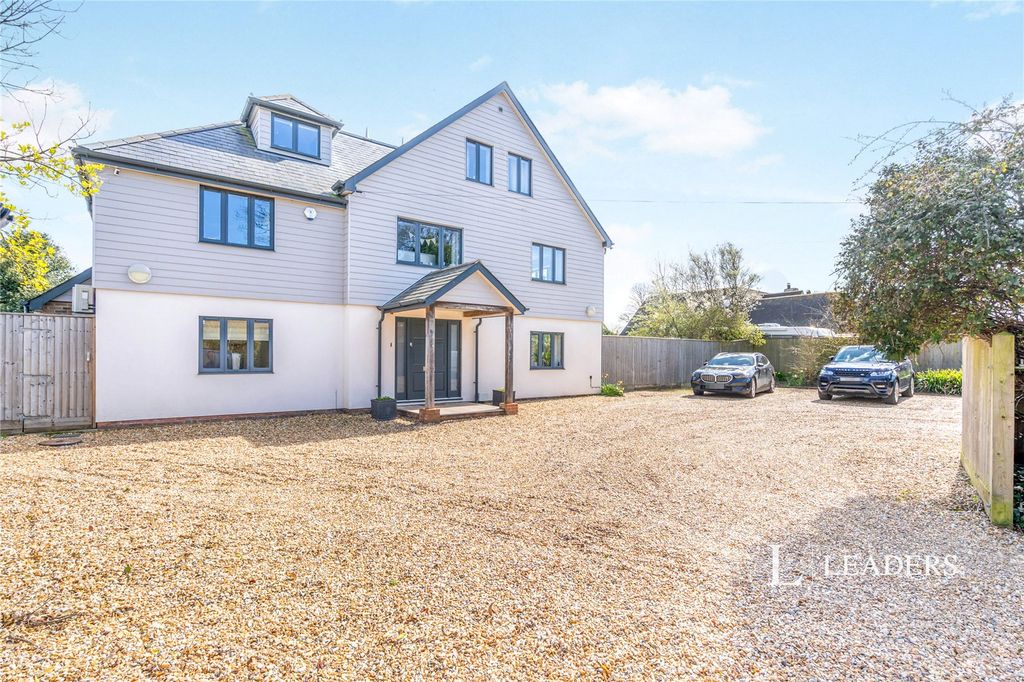 Property photo 2 of 37 Picture No. 09