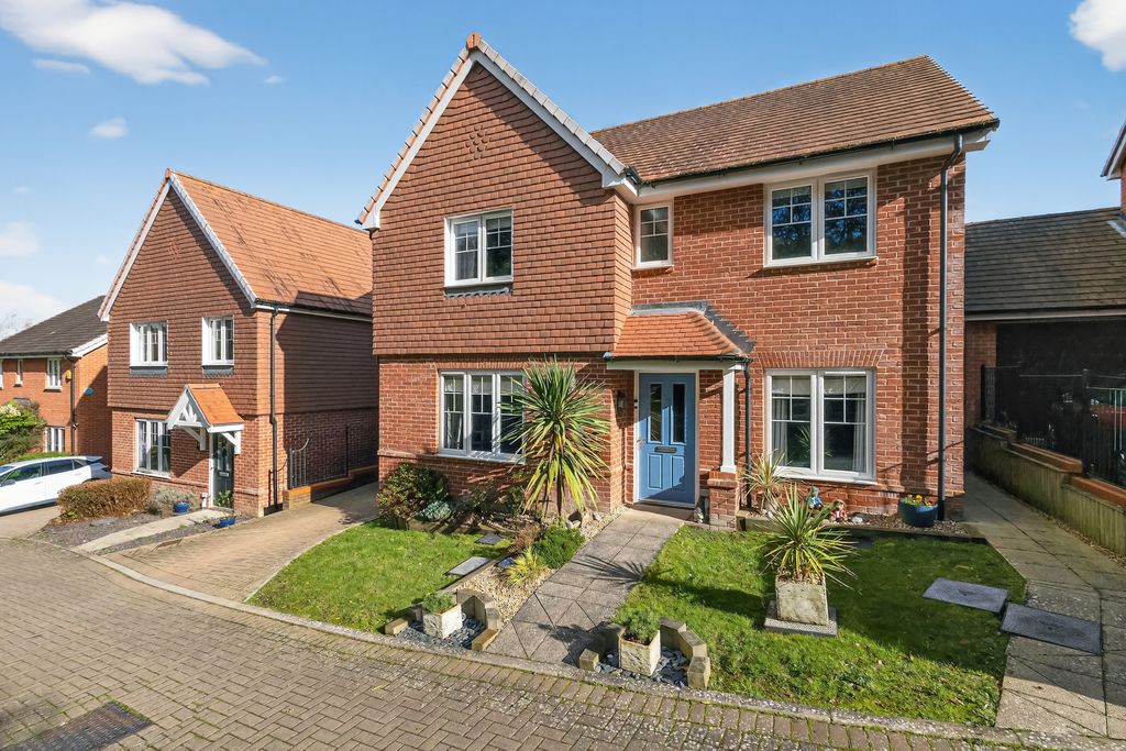 Property photo 1 of 28