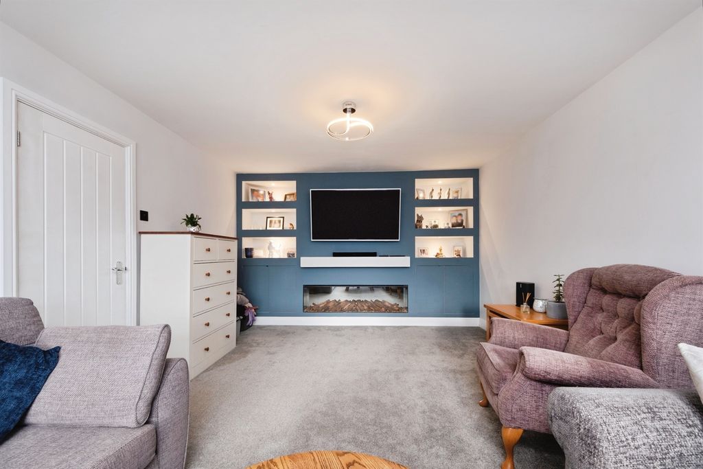 Property photo 3 of 20