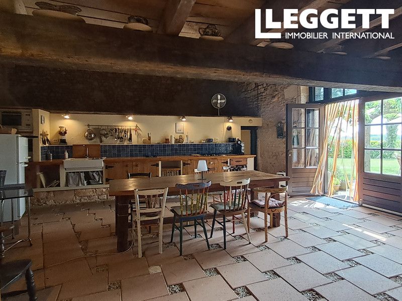 Property photo 3 of 10