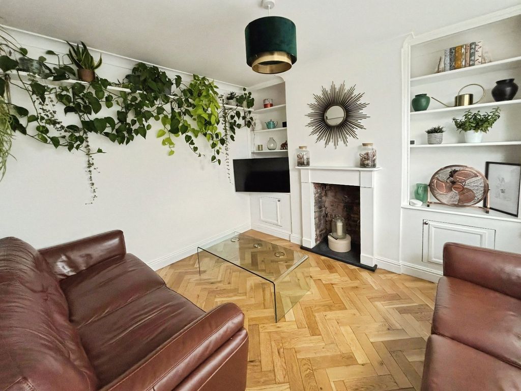 Property photo 3 of 17 Picture No. 19