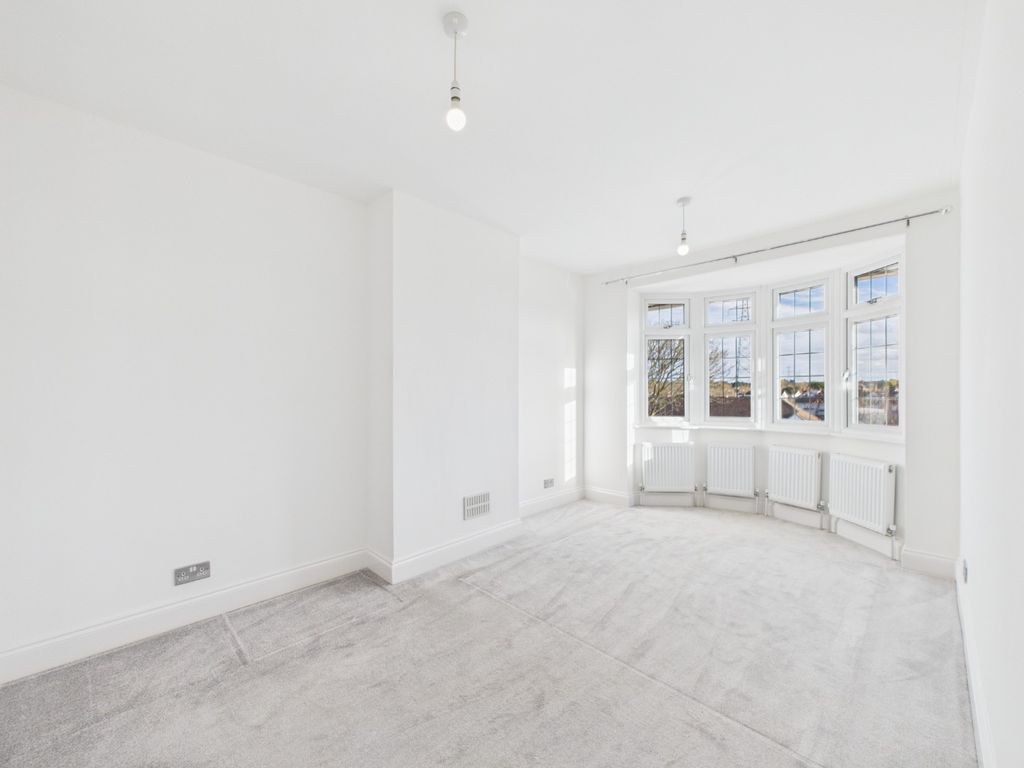 Property photo 3 of 19 4695234