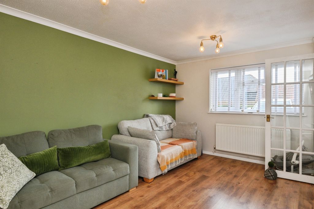 Property photo 2 of 17