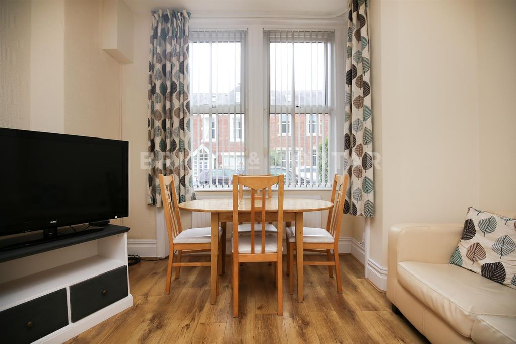 Property photo 3 of 8 Lhvaiisptp_Shjt3V_Lfy2Wtcoy.Jpg