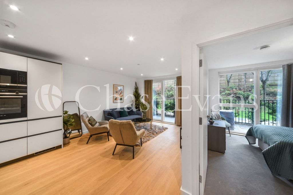 Property photo 1 of 11 Living Area