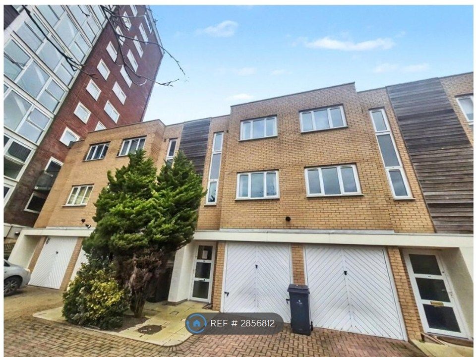 Property photo 1 of 10 Front