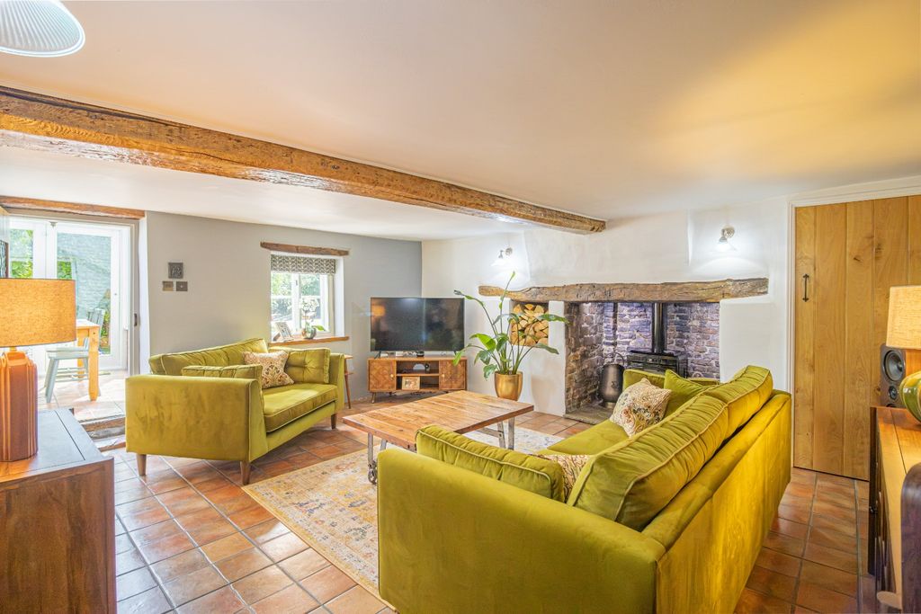 Property photo 2 of 25 5412474