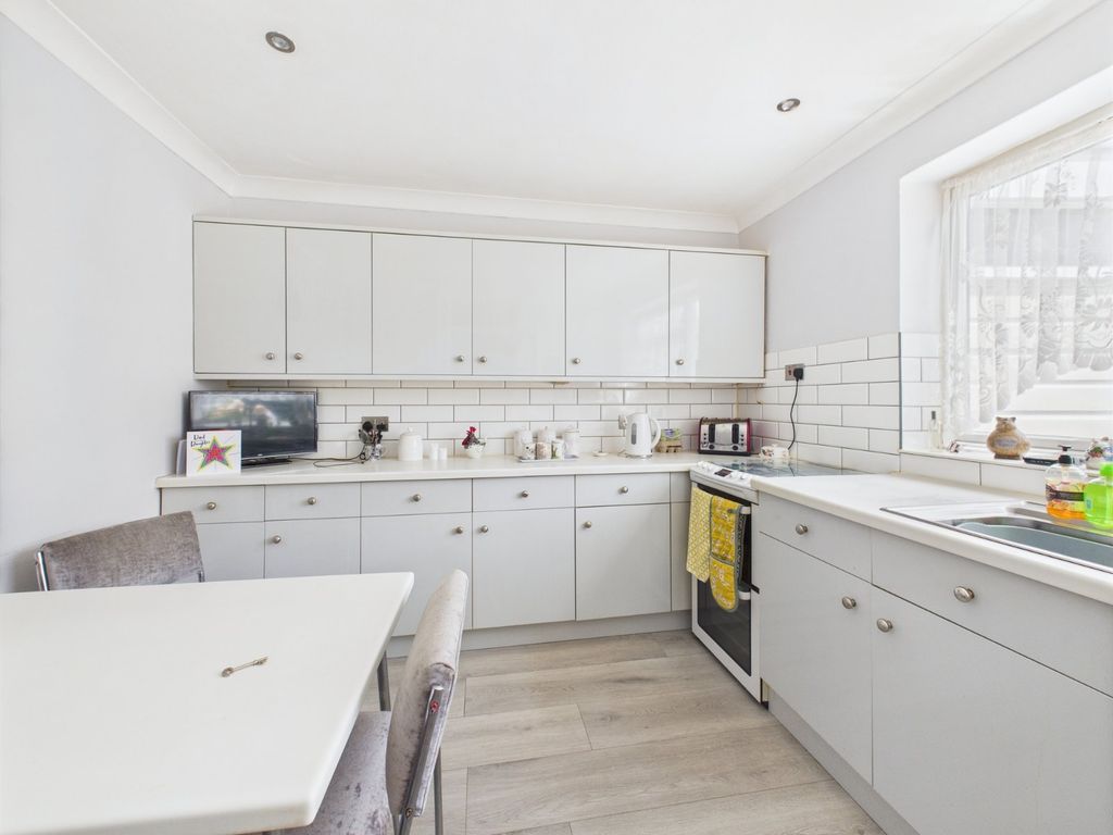 Property photo 3 of 12 Kitchen/Breakfast