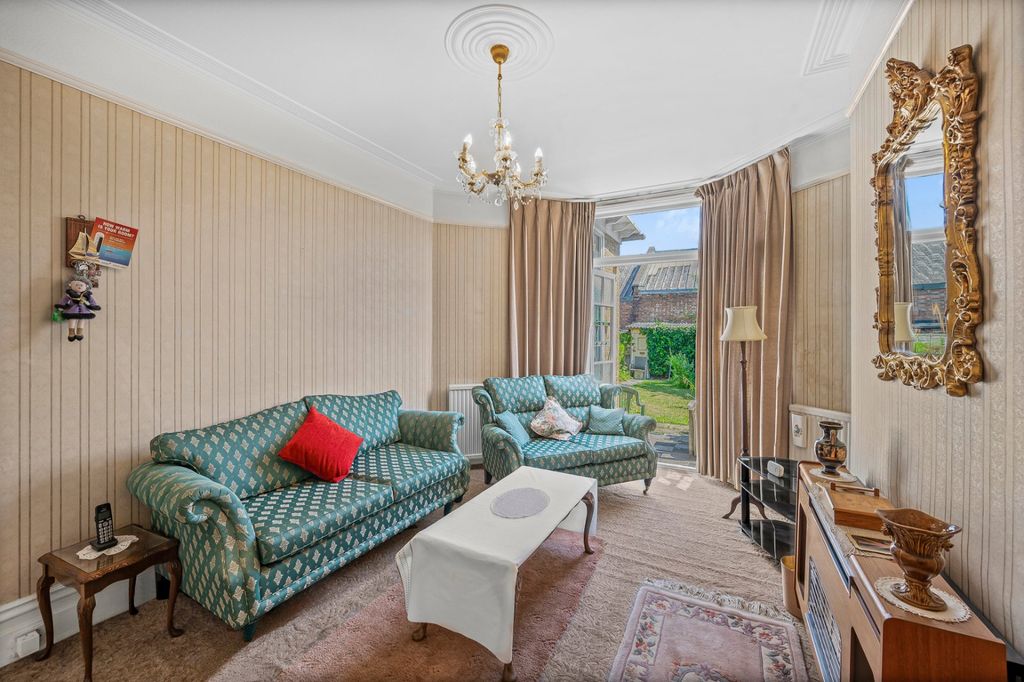 Property photo 2 of 15