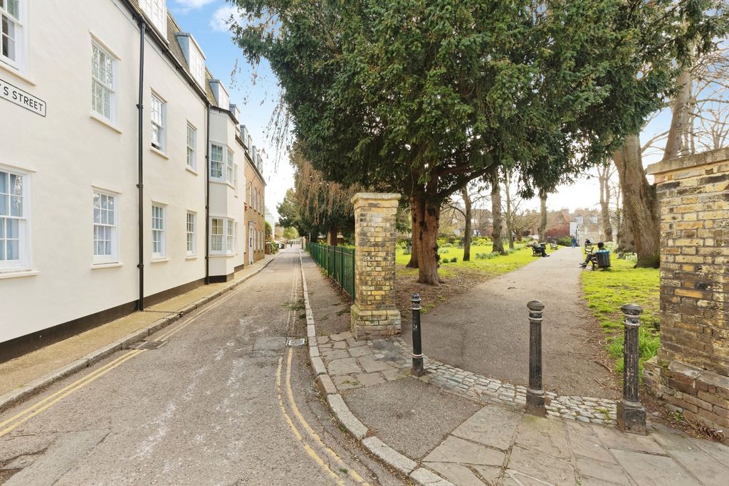 Property photo 3 of 19 Pbox-Img.Jpg