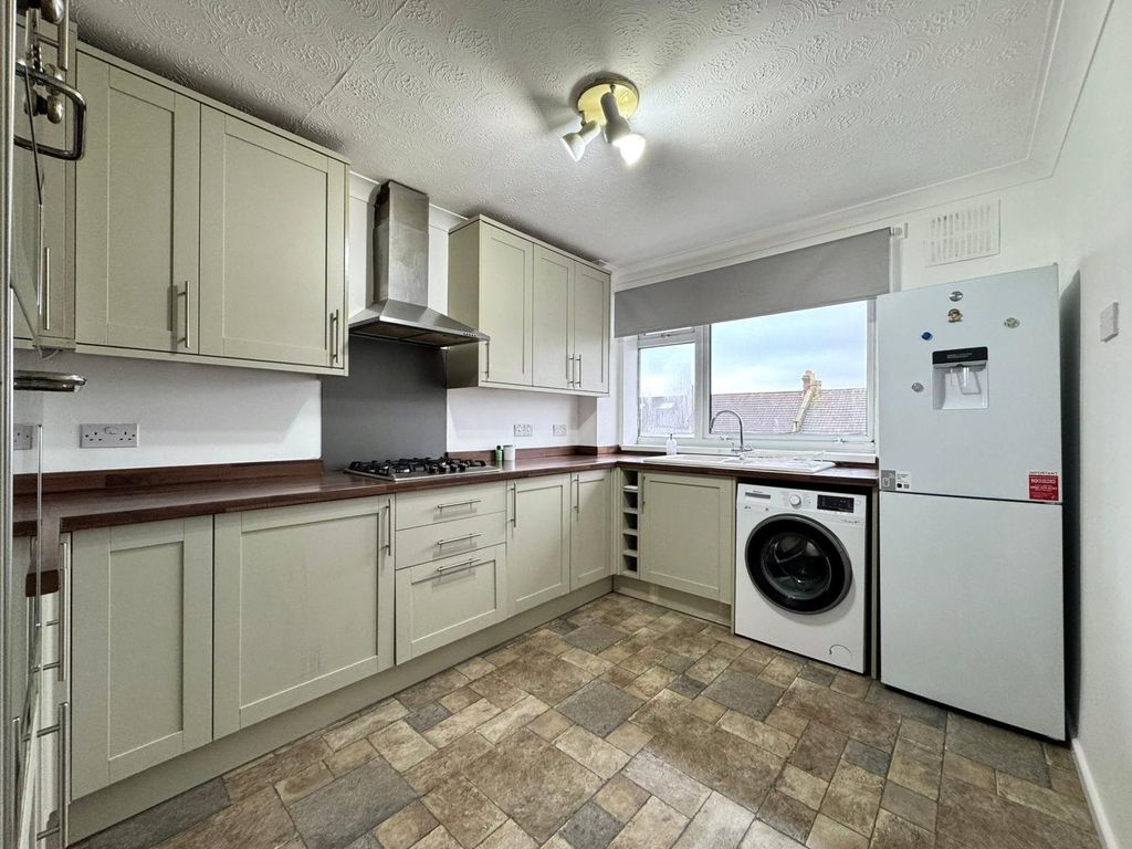 Property photo 3 of 10 Picture No. 02