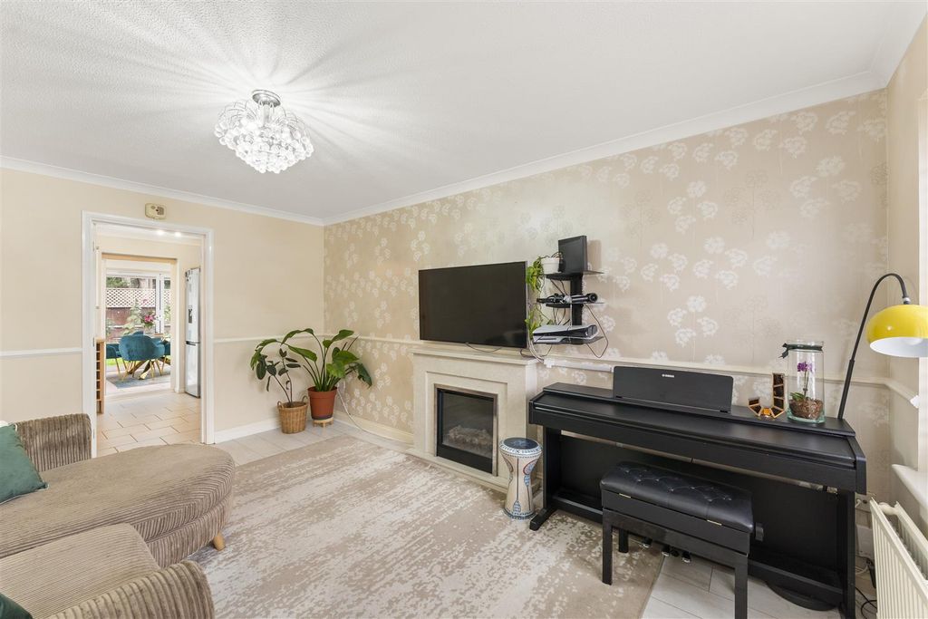 Property photo 2 of 13 2