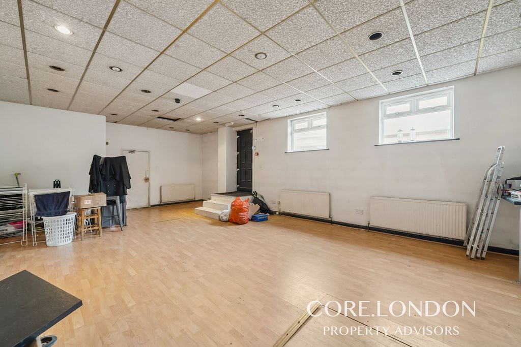 Property photo 1 of 3