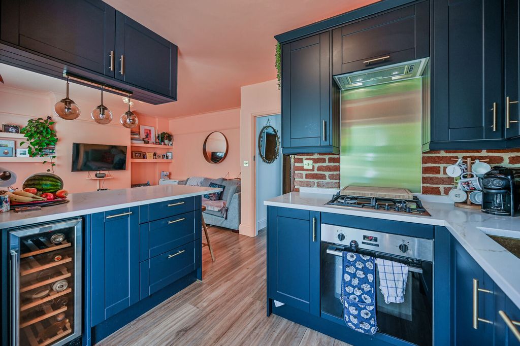 Property photo 1 of 22