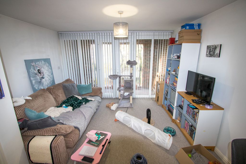 Property photo 2 of 16