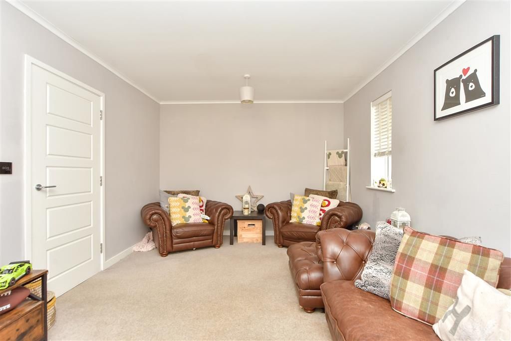 Property photo 2 of 13 Lounge