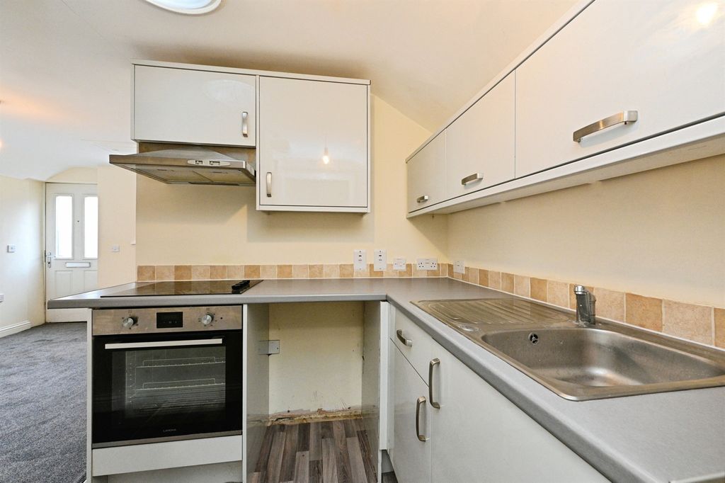 Property photo 3 of 13