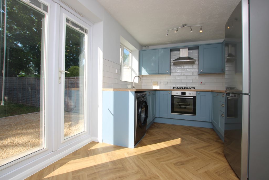 Property photo 2 of 9 2