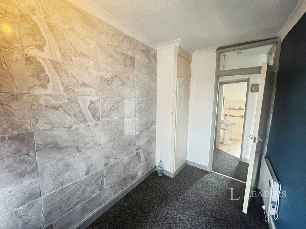 Property photo 3 of 7 Pbox-Img.Jpg