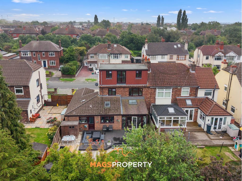 Property photo 2 of 43