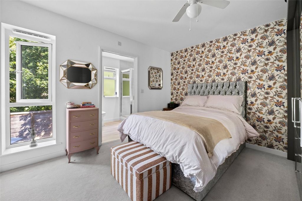 Property photo 3 of 24 Main Bedroom