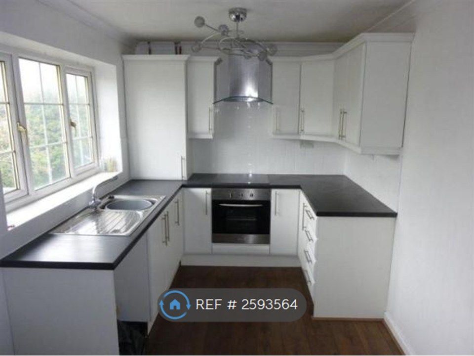 Property photo 1 of 9 Kitchen