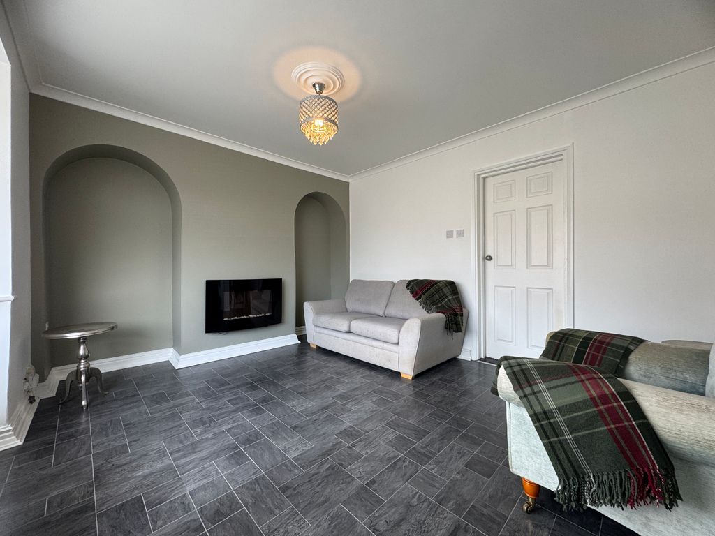 Property photo 2 of 13 Lounge