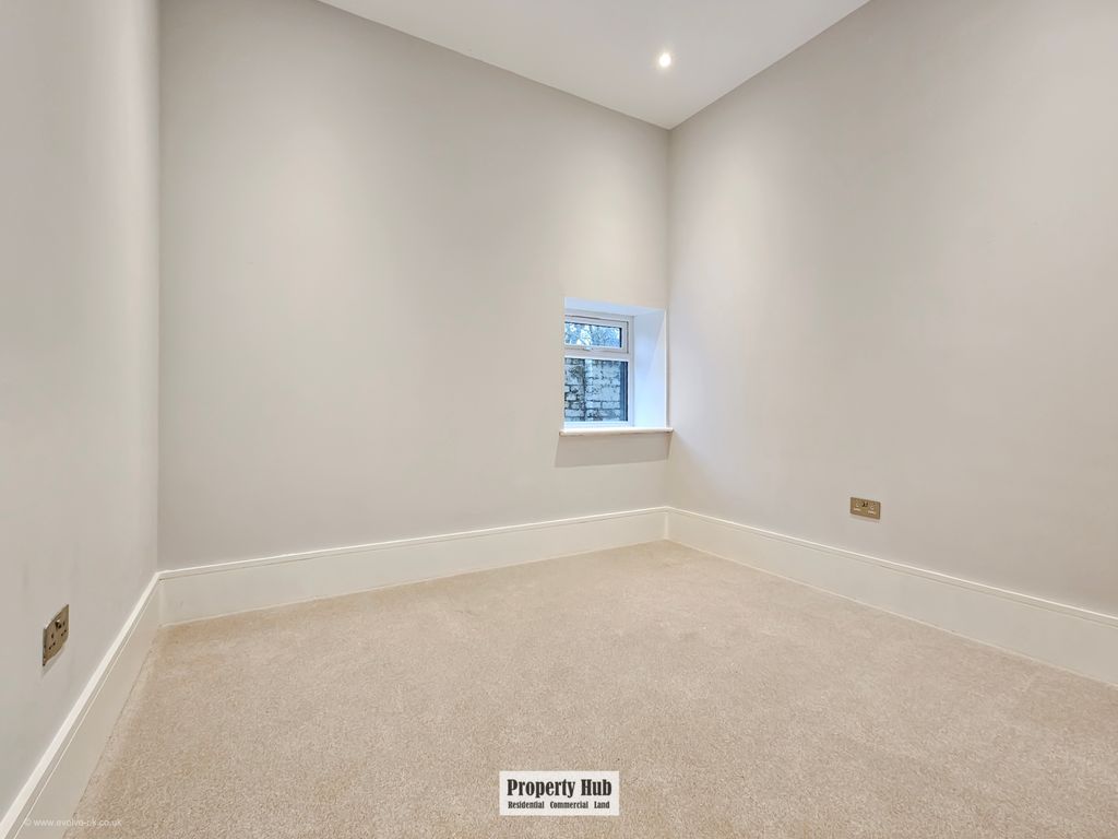 Property photo 2 of 6 Flat 4 (2)