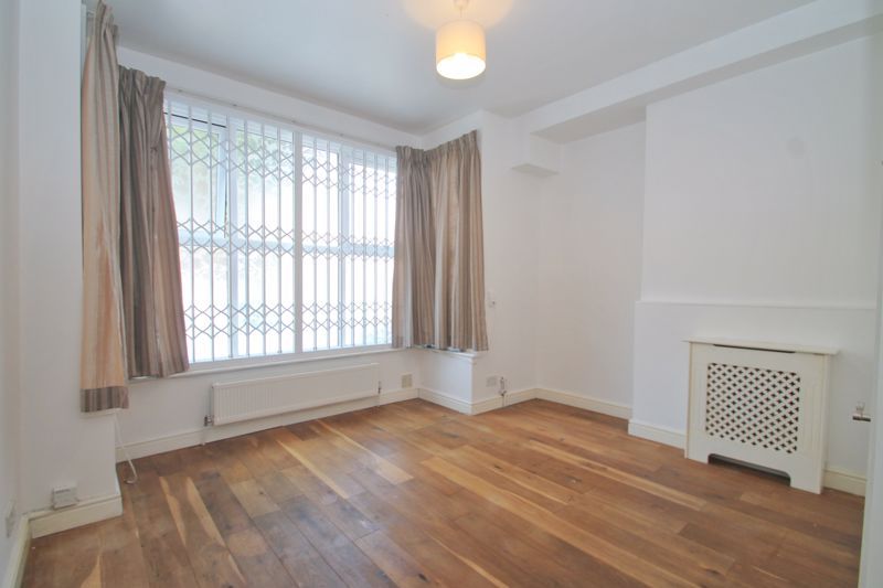Property photo 3 of 11 Photo 9