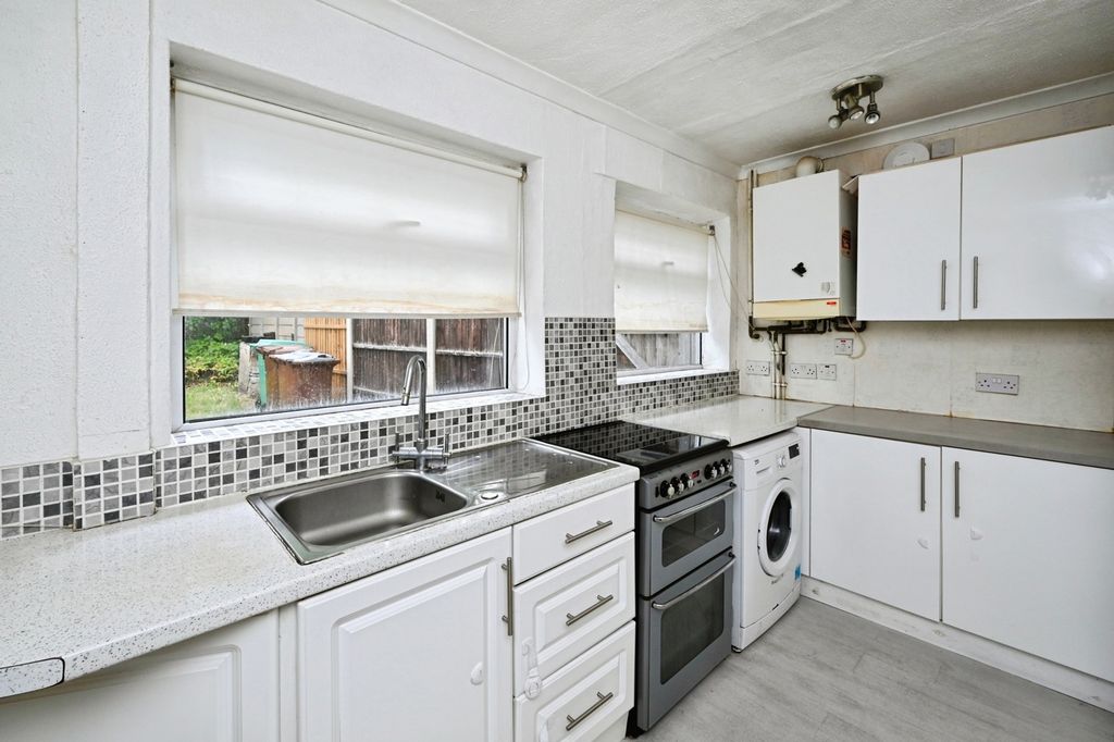 Property photo 2 of 17 Photo